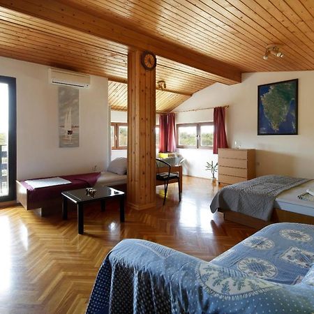 Apartments Natali 로비니 외부 사진