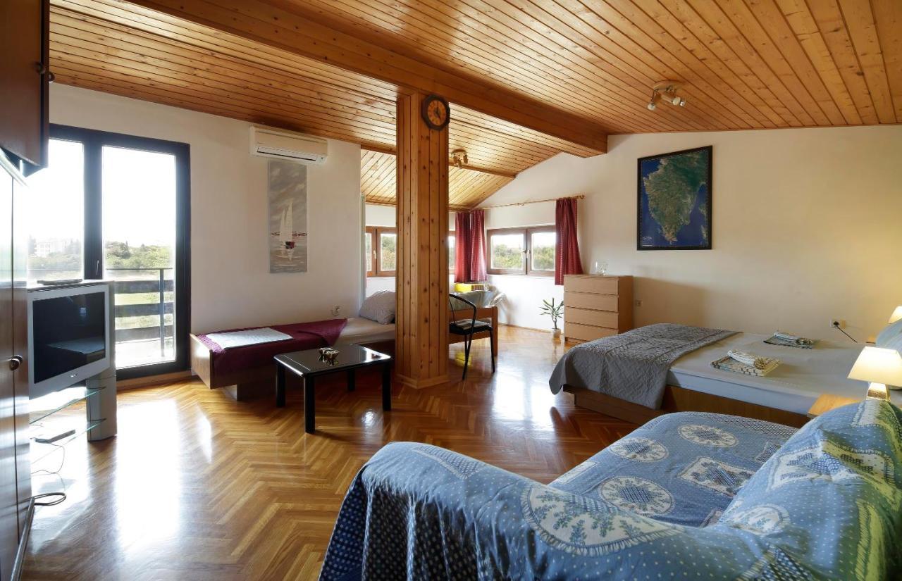 Apartments Natali 로비니 외부 사진